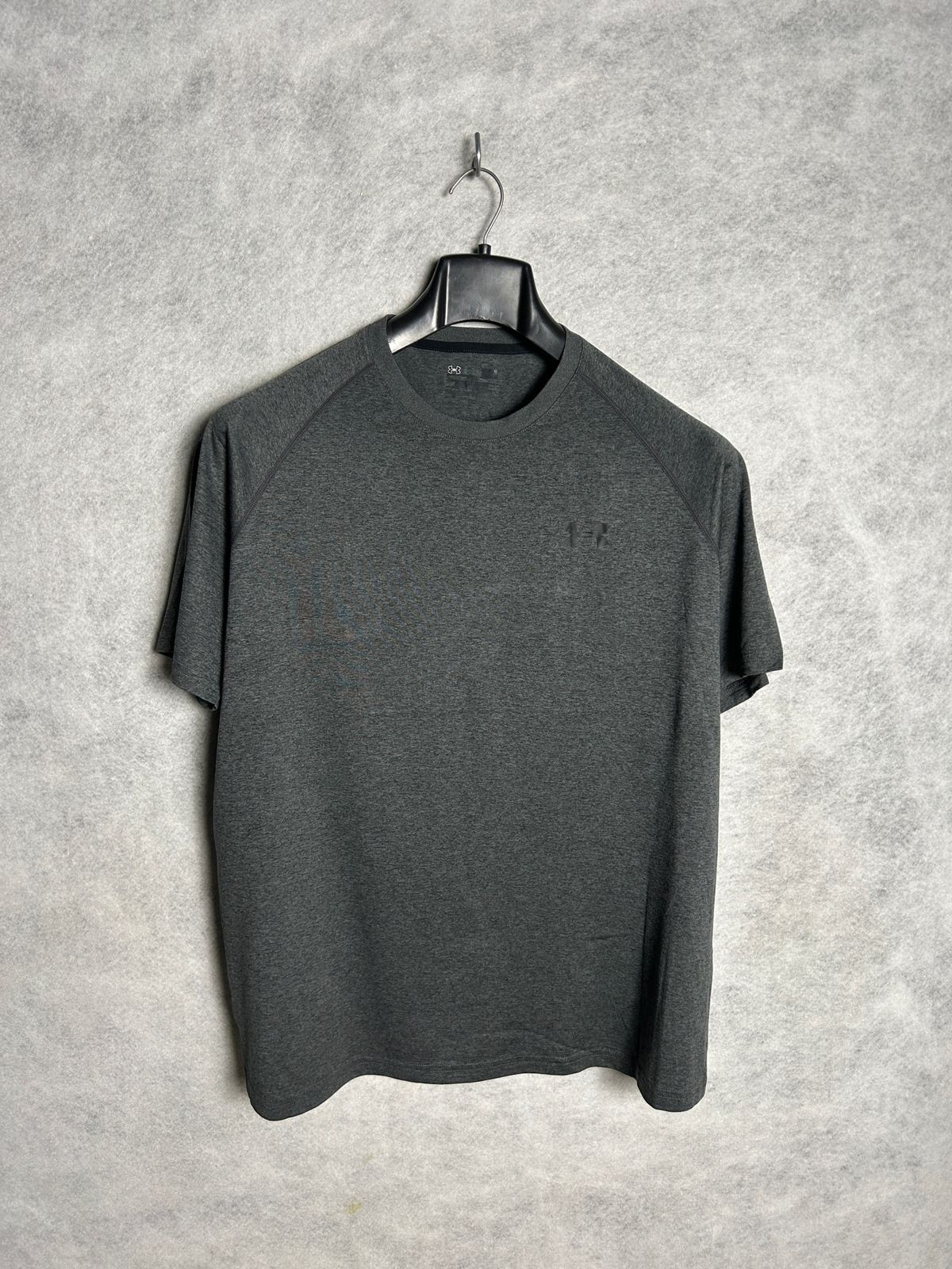 Under Armour Loose Black Round Neck - XL