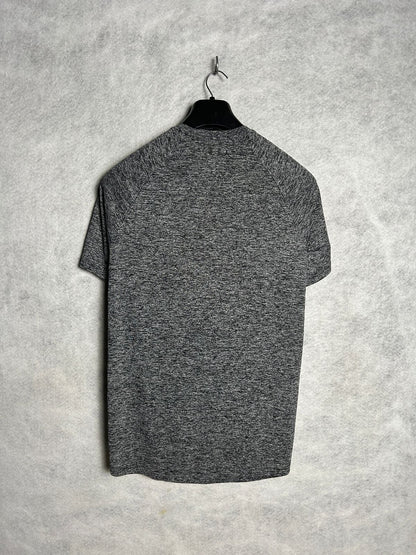Under Armour La Camiseta Tech Loose Gray Round Neck - Medium