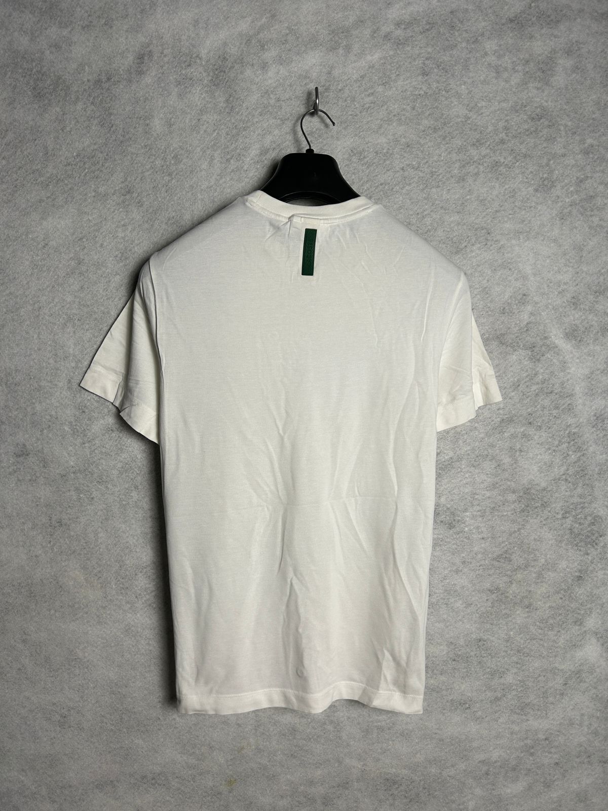 Lacoste Regular Fit Round Neck - Medium