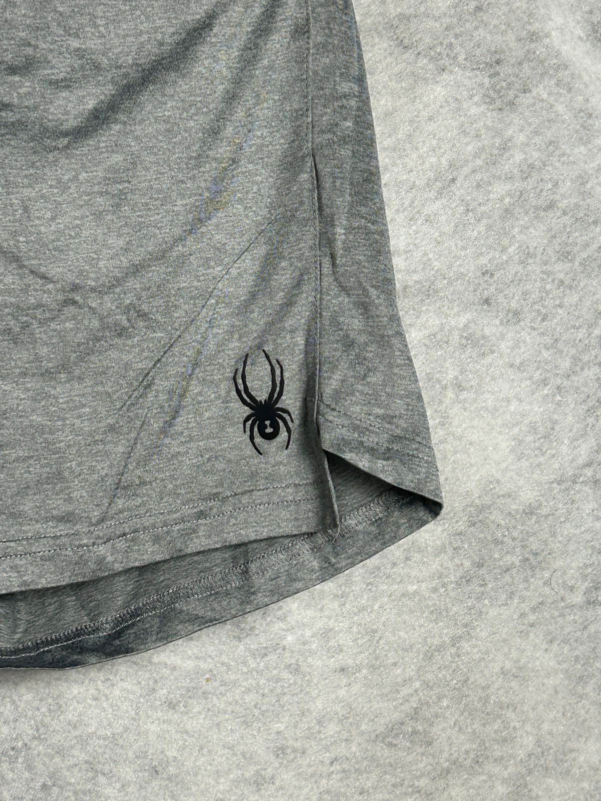 Spider Gray Short - Small
