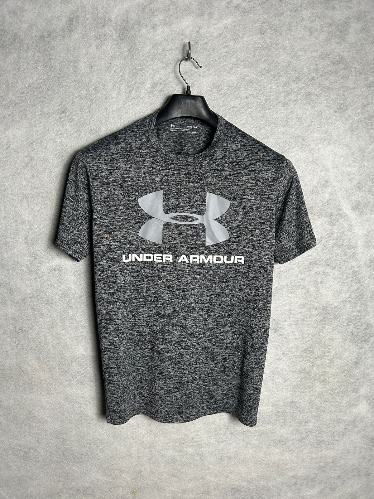 Under Armour  Round Neck - Small