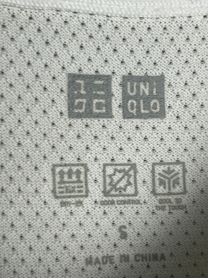 Uniqlo Fit Round Neck - Small