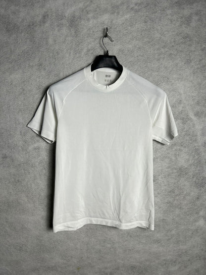 Uniqlo Fit Round Neck - Small