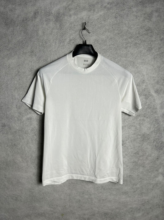 Uniqlo Fit Round Neck - Small