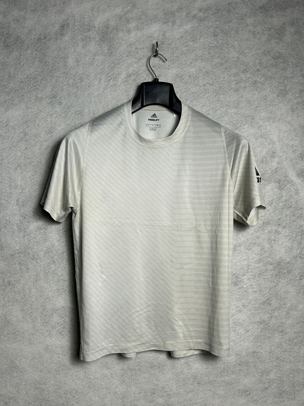 Adidas Clima Lite FreeLift Round Tee - Medium