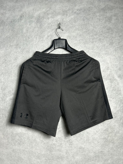 Under Armour Fitted Black Short - Medium
