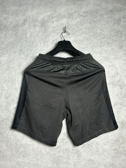 Under Armour Fitted Black Short - Medium