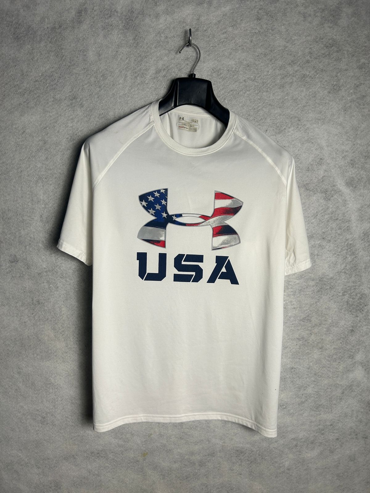 Under Armour Loose Heat Gear Round Tee - Large