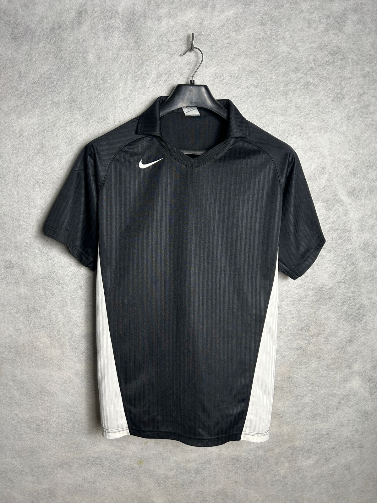 Nike Fit Dry Black V Neck Tee - Large