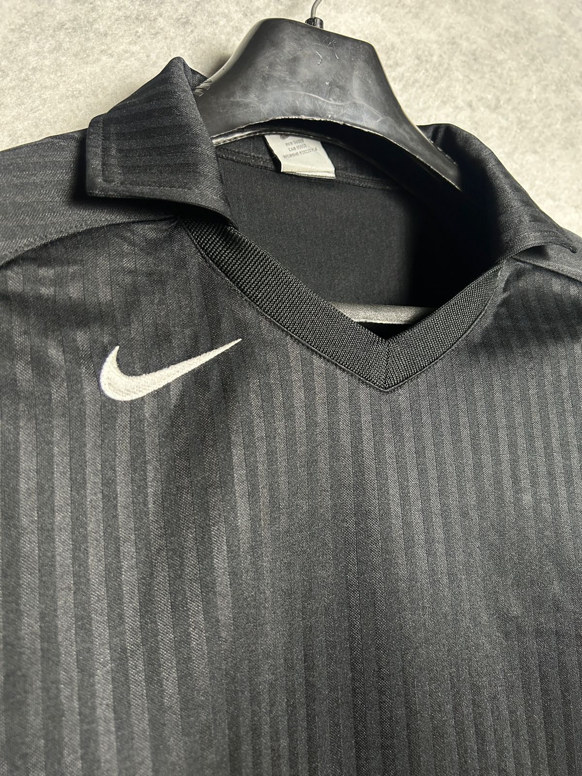 Nike Fit Dry Black V Neck Tee - Large