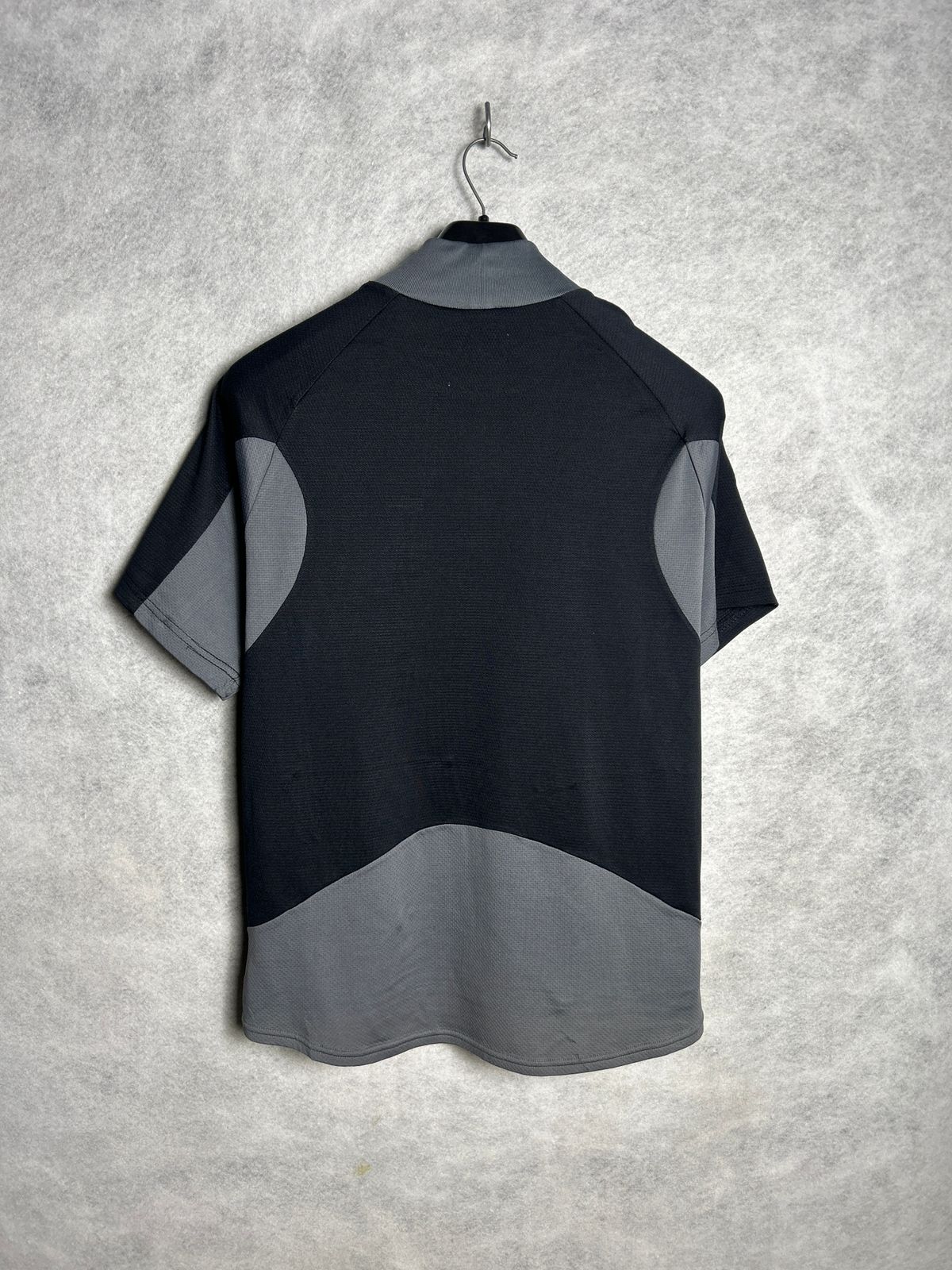 Nike Fit Dry Black Round High Neck Tee - Large