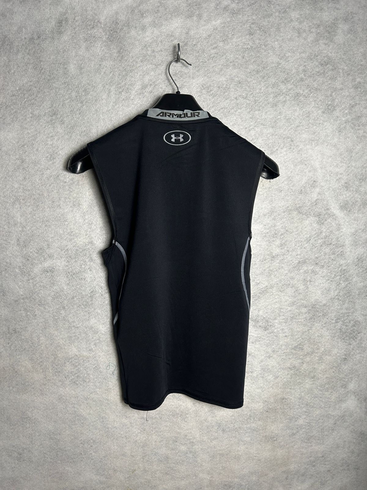 Under Armour Compression Sando Round Neck - Large