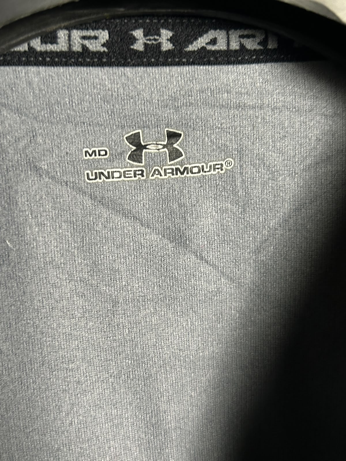 Under Armour Full Sleeves Round Tee - Medium