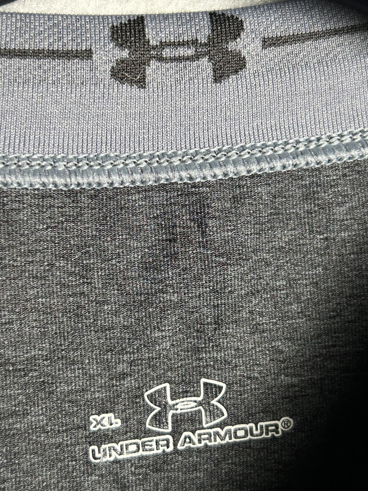 Under Armour Gray Round Neck Heat Gear - XL