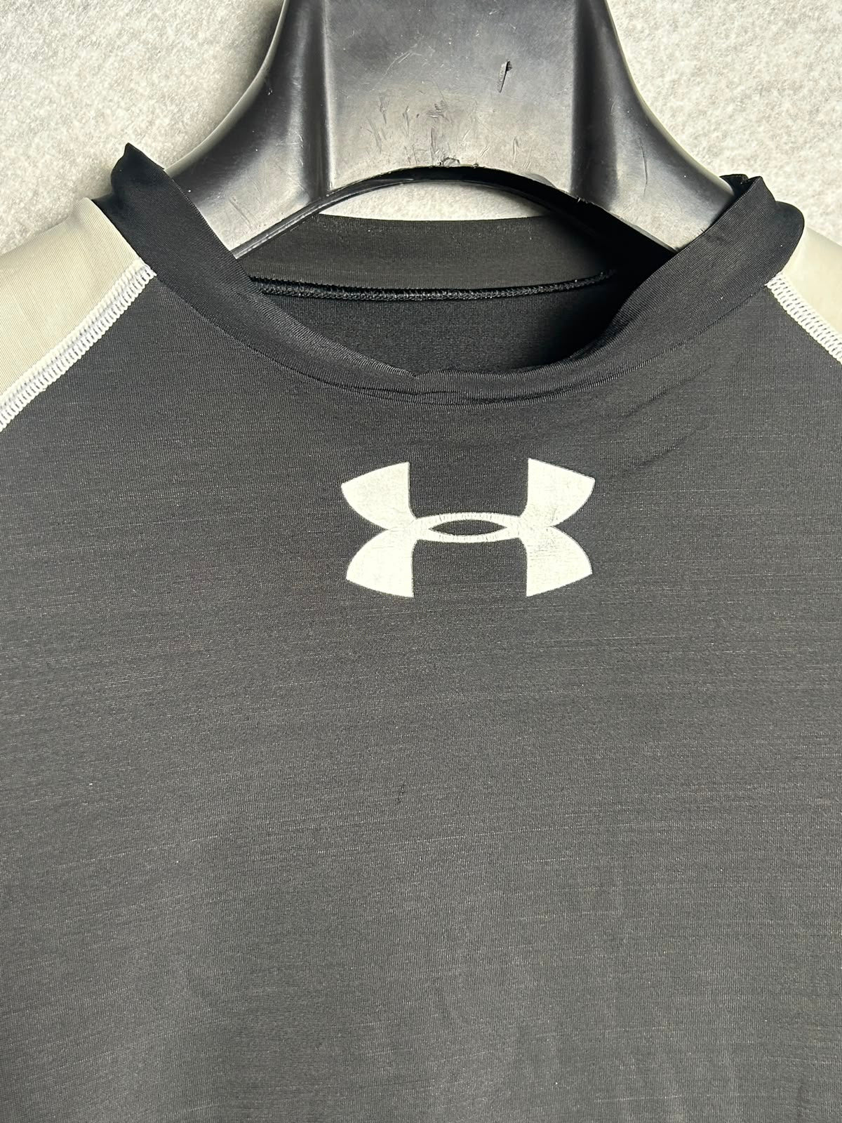 Under Armour Compression Black & Cream Round Neck - XXL
