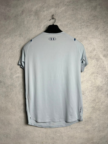 Under Armour Fitted Round Neck Tee - Medium