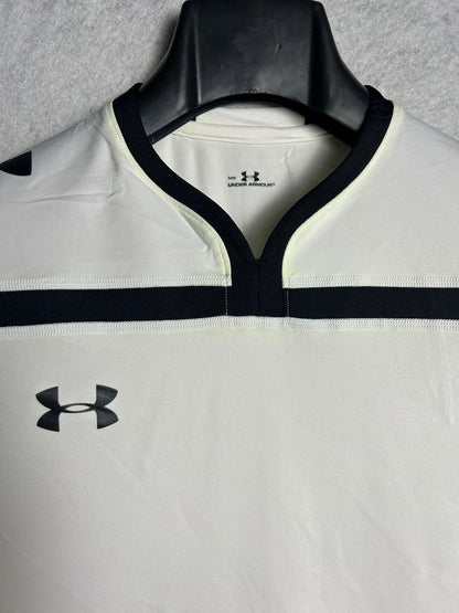 Under Armour Fitted V Neck Tee - Medium
