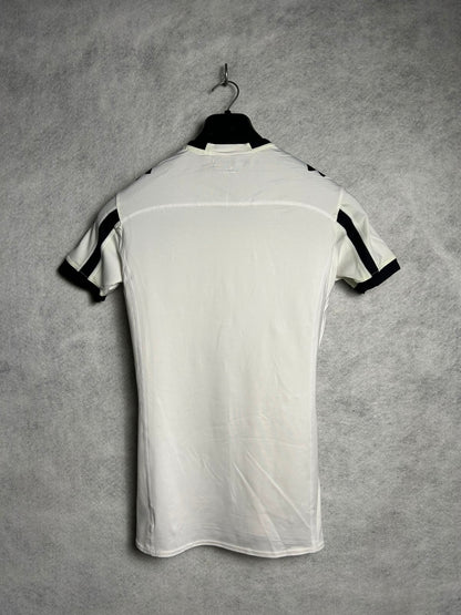 Under Armour Fitted V Neck Tee - Medium