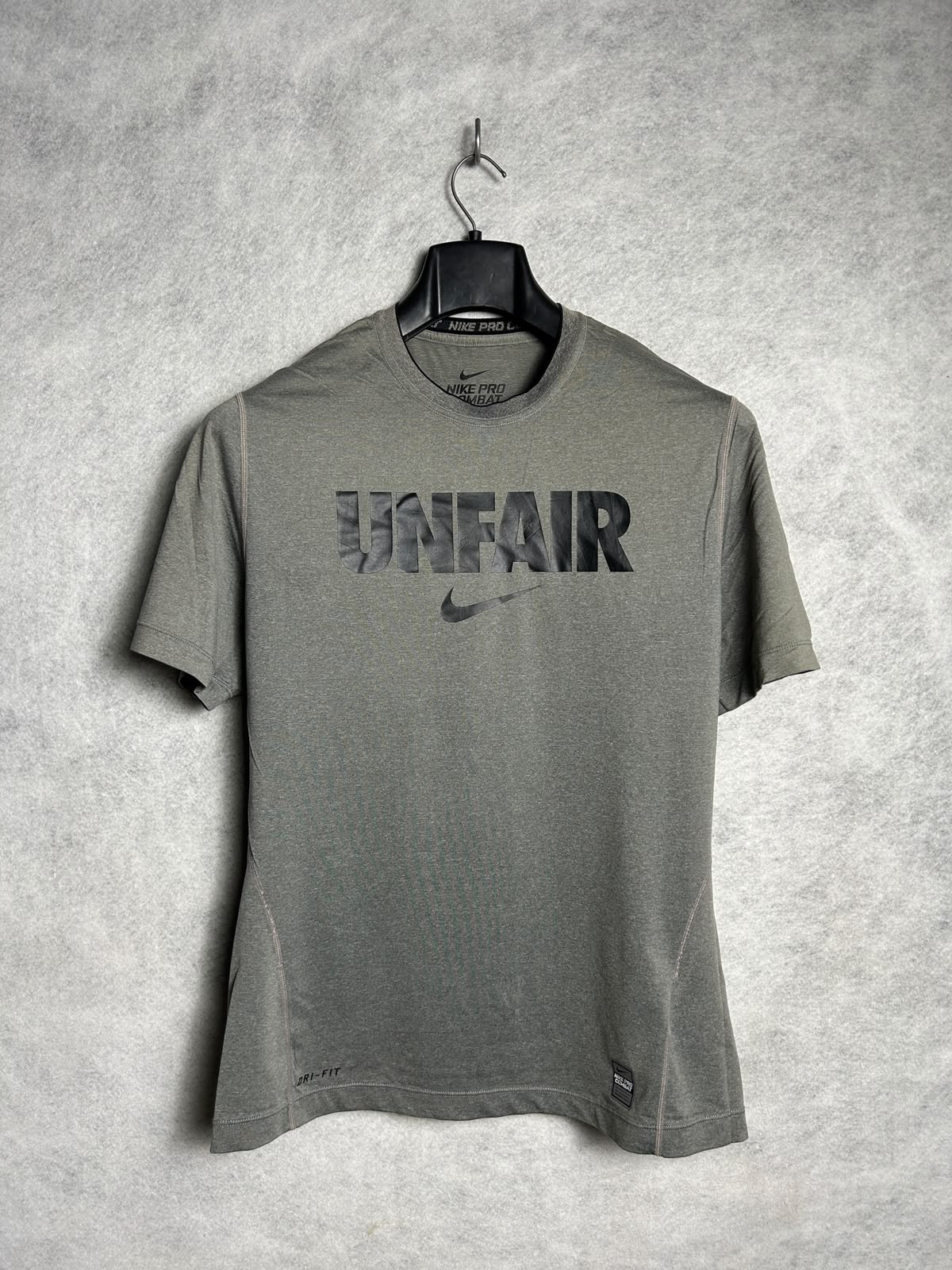 Nike Pro Combat Fitted Dry Fit Round Neck - Large