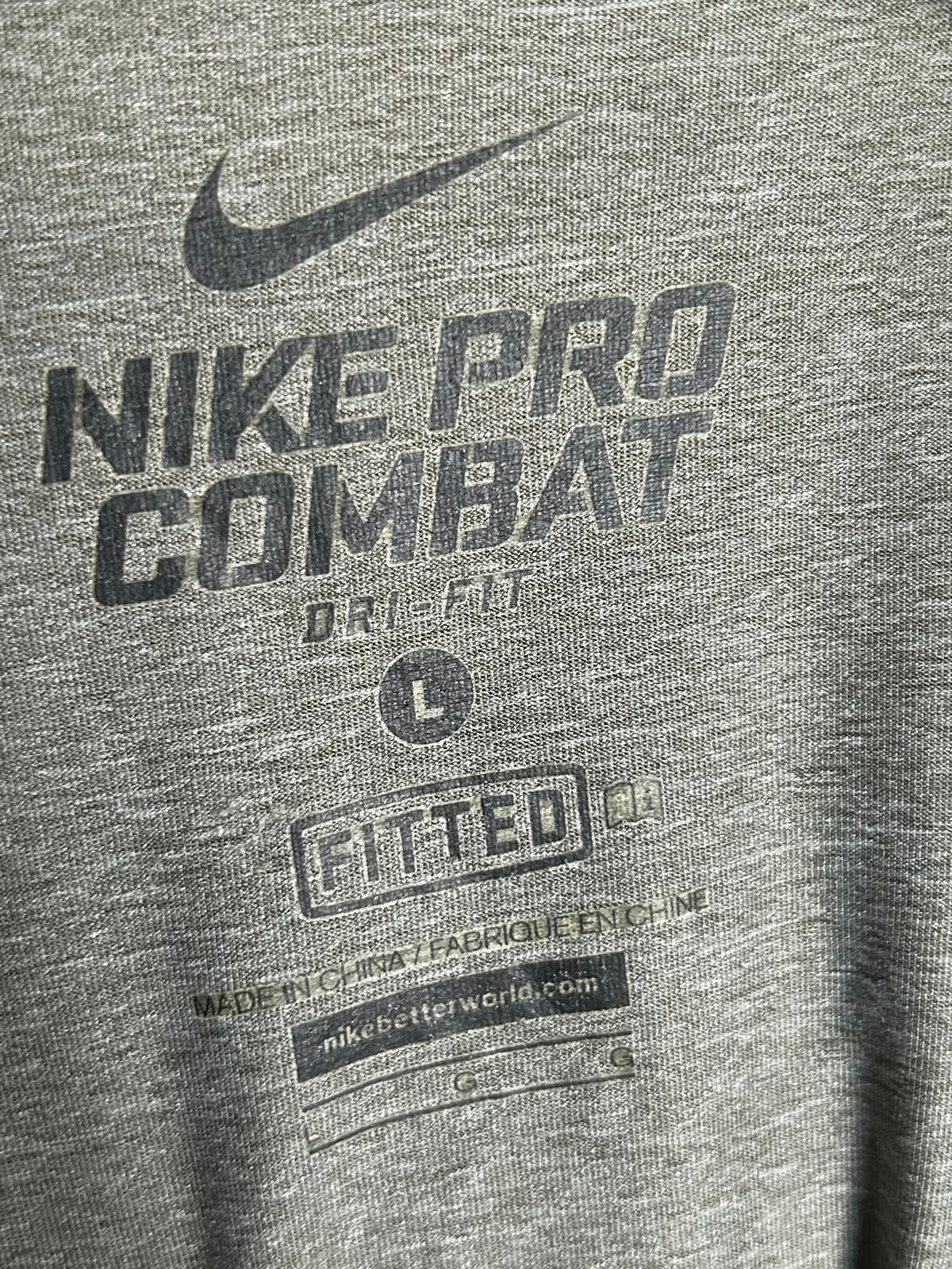 Nike Pro Combat Fitted Dry Fit Round Neck - Large