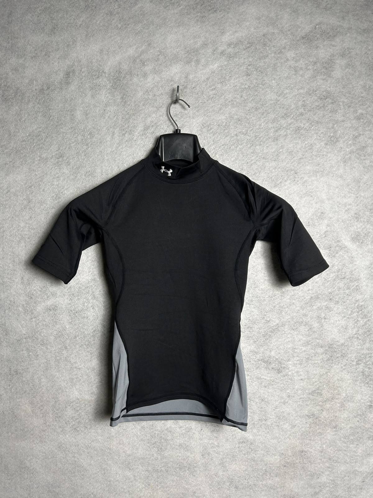 Under Armour Black High Round Neck - Small