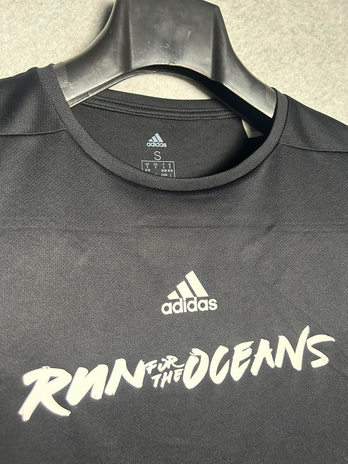 Adidas Run For The Oceans Round Neck - Small