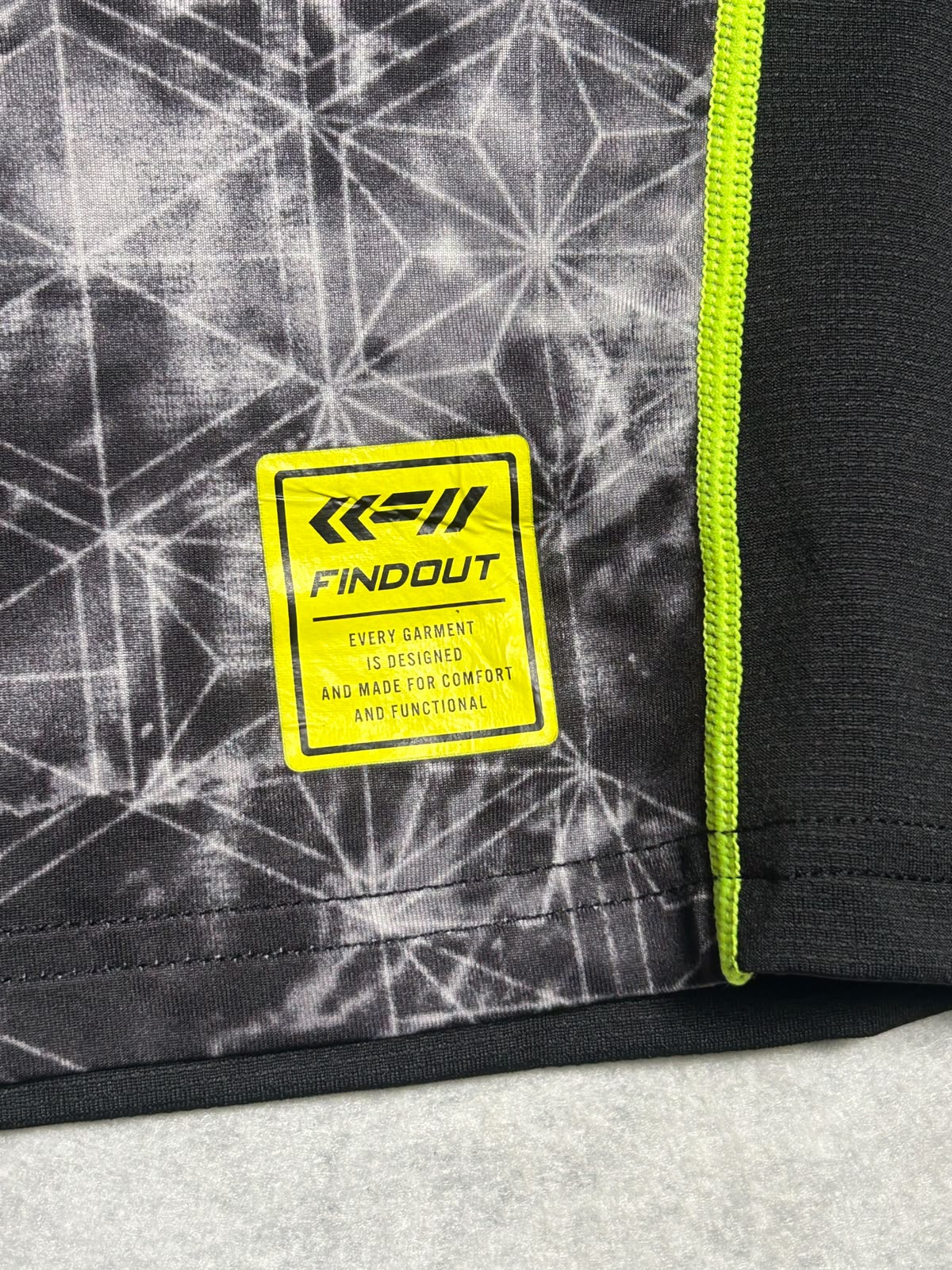 Find Out Round Tee - 3L