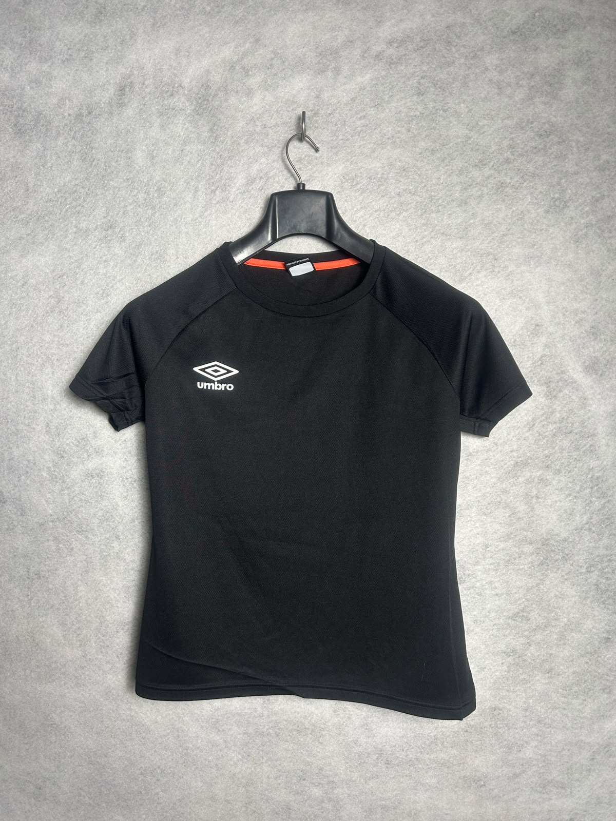 Umbro Black Round Neck - Small