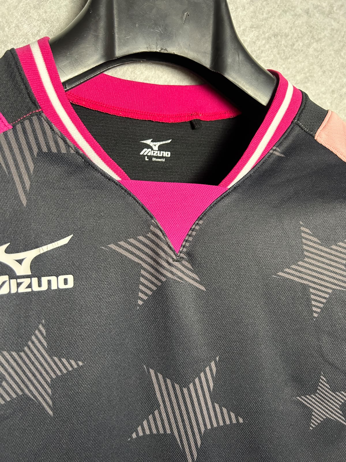 Mizuno Pink & Black V Neck - Large