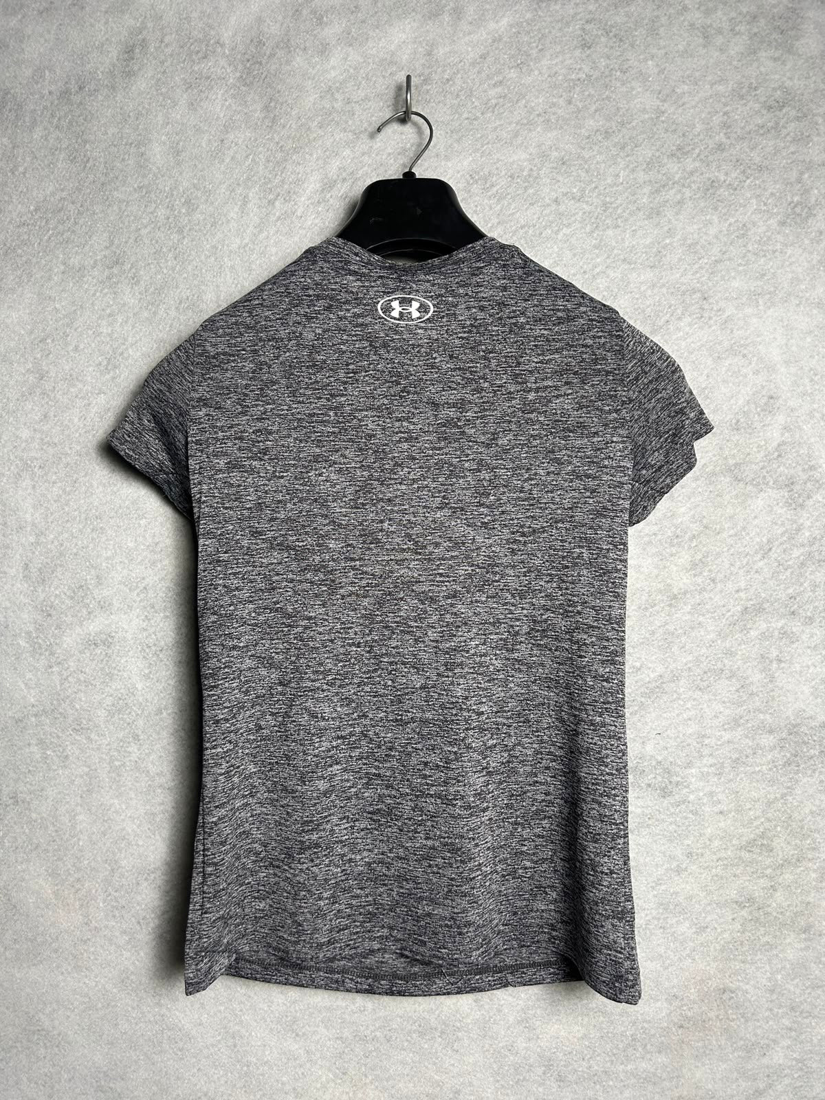 Under Armour Round Neck Tee - Medium
