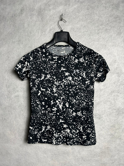 Under Armour Fitted Round Neck Tee - Medium
