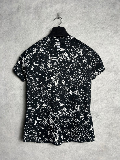 Under Armour Fitted Round Neck Tee - Medium