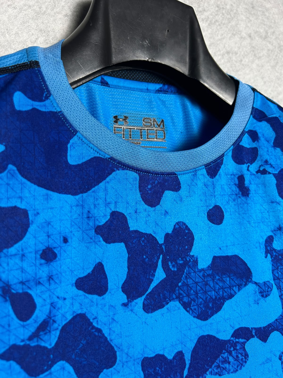 Under Armour Fitted Heat Gear Round Neck - Small