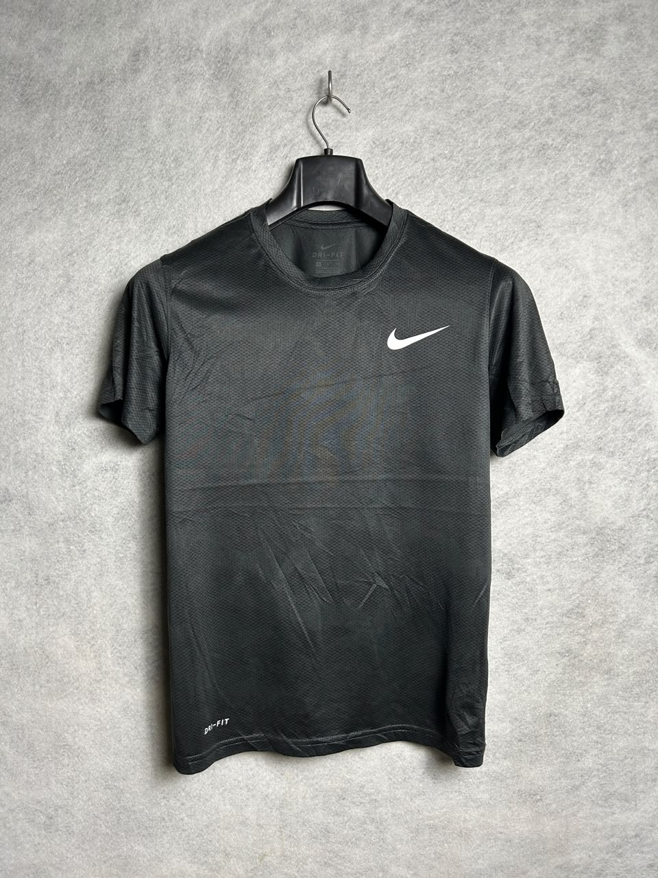 Nike Black Round Neck - Small