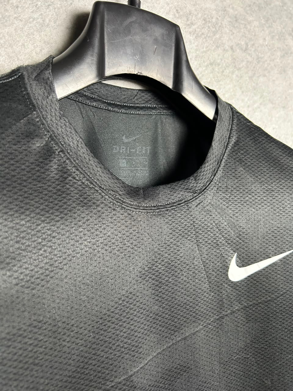 Nike Black Round Neck - Small