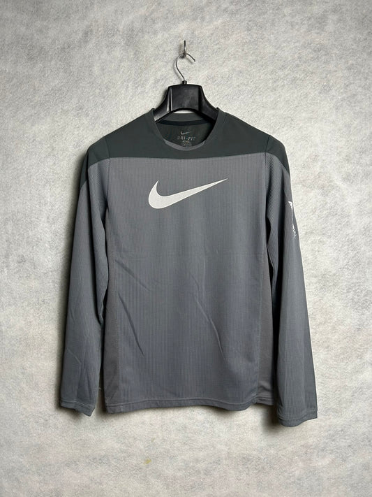 Nike Gray Full Sleeves Round Neck - Large