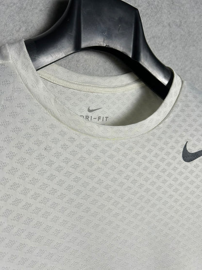 Nike White Round Neck - Medium