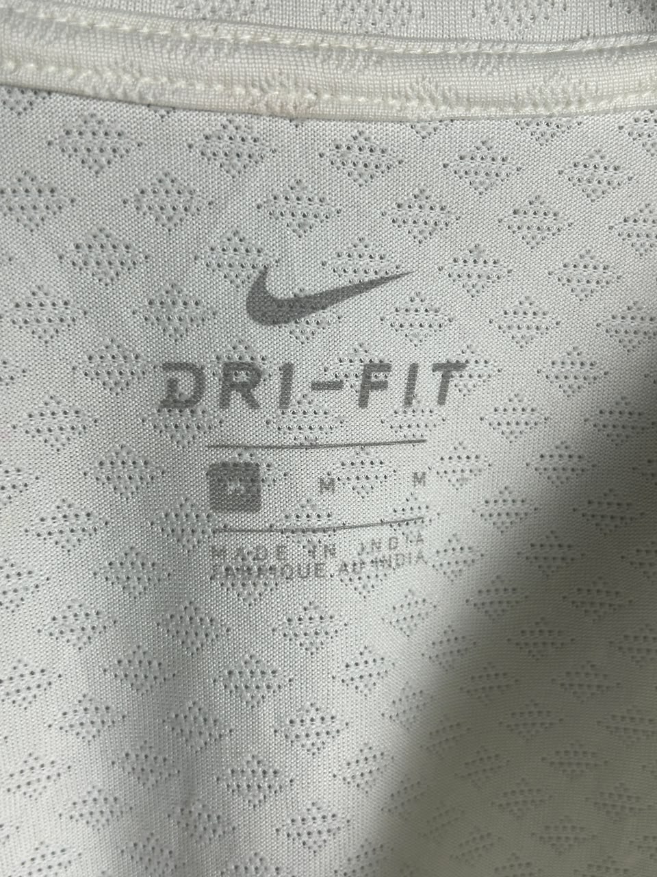 Nike White Round Neck - Medium