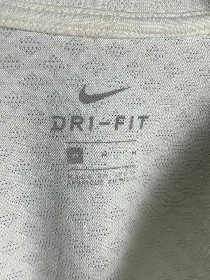 Nike White Round Neck - Medium