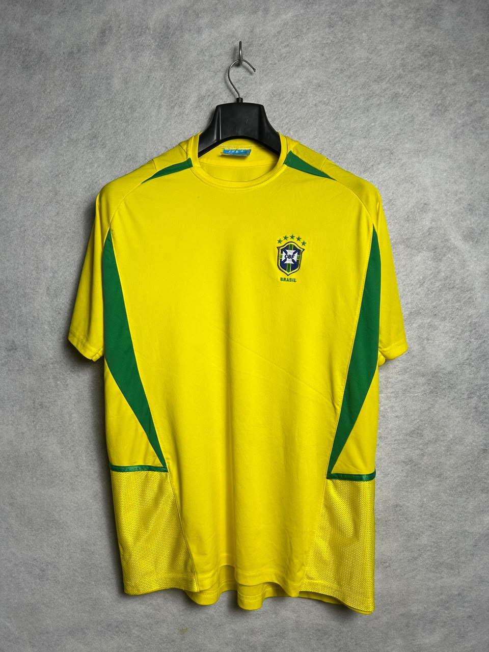 B. Soccer Sports Yellow Round Neck - XL
