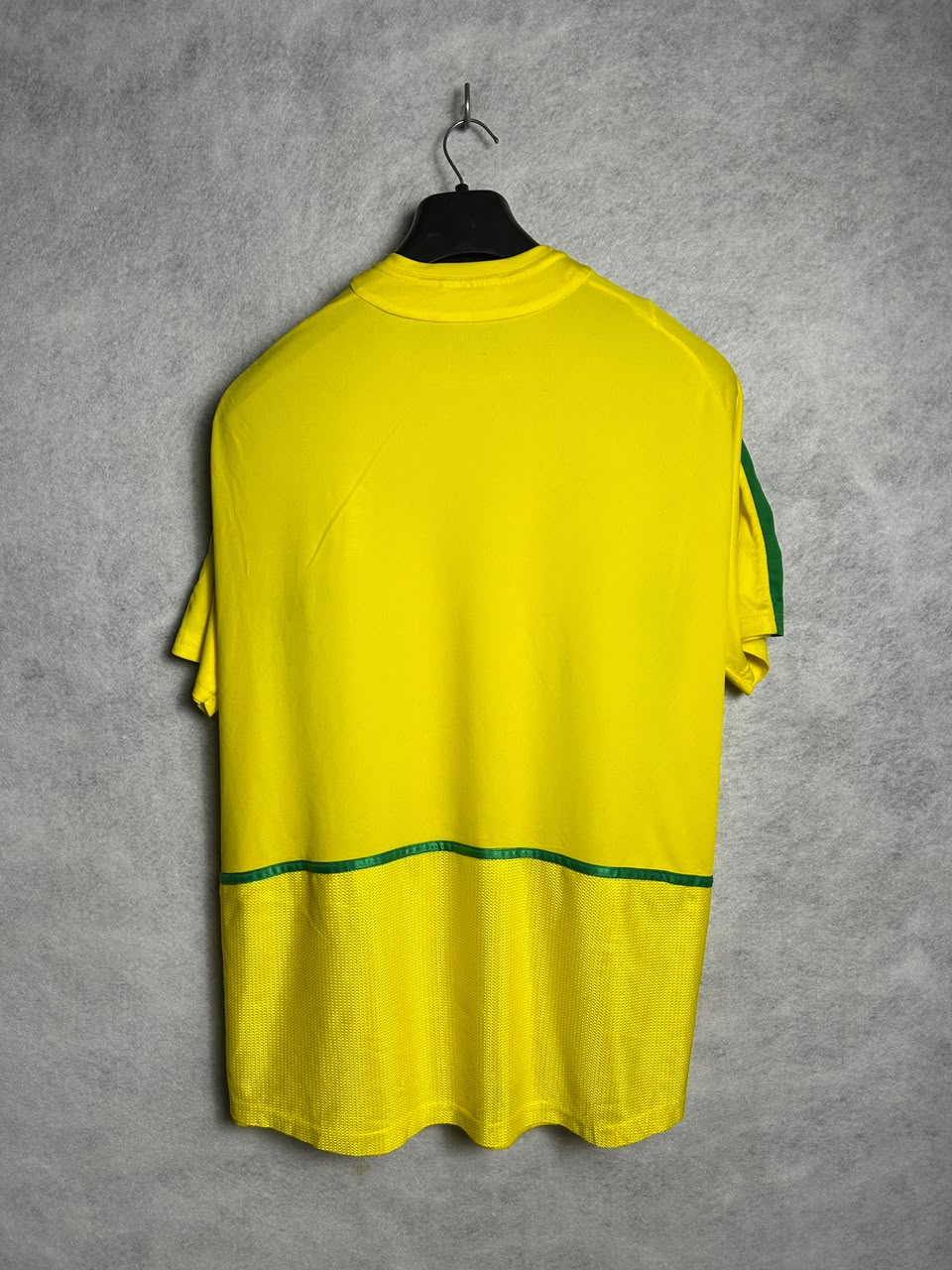 B. Soccer Sports Yellow Round Neck - XL