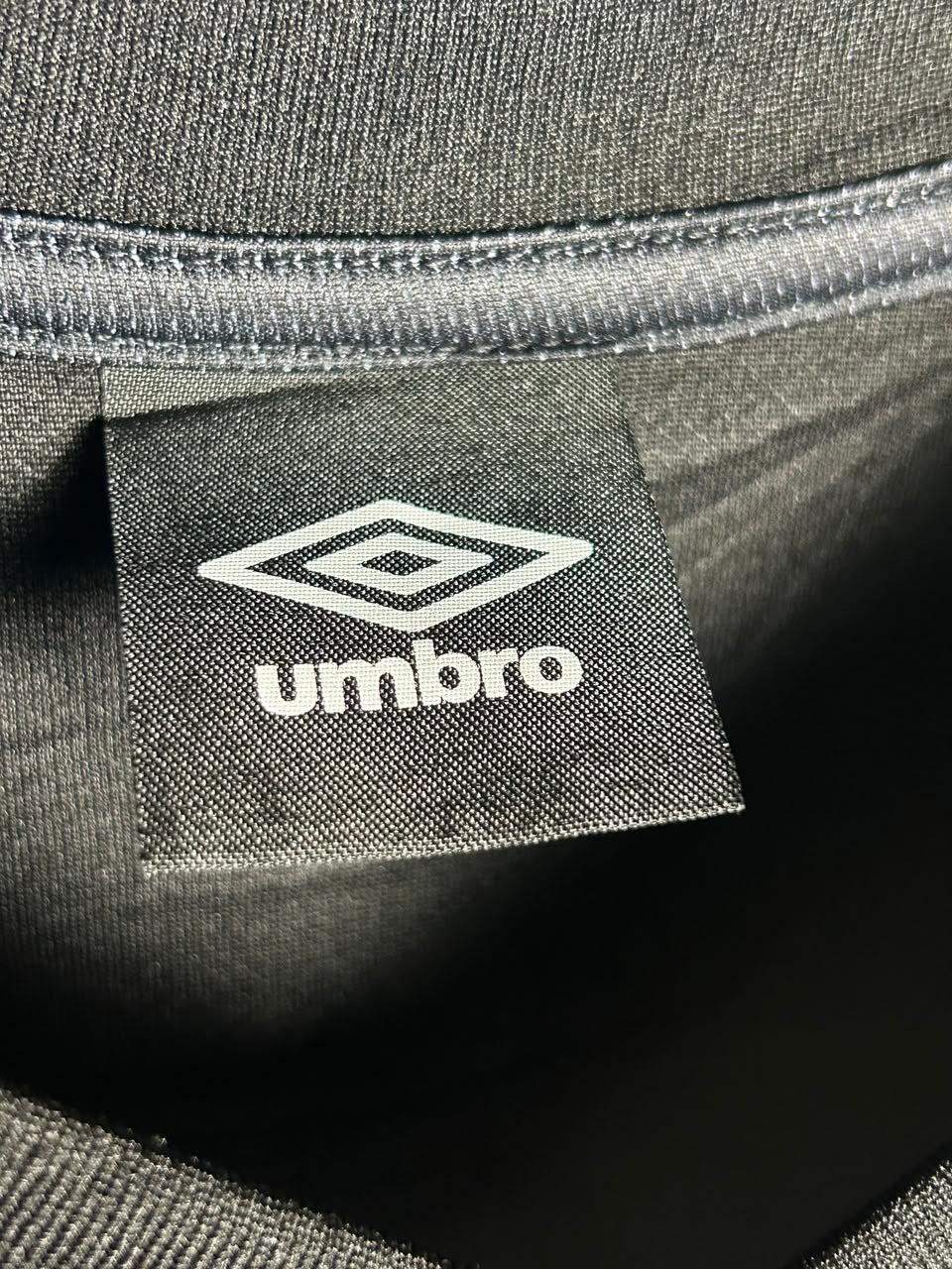 Umbro Black Graphics Tee Round Neck - Large