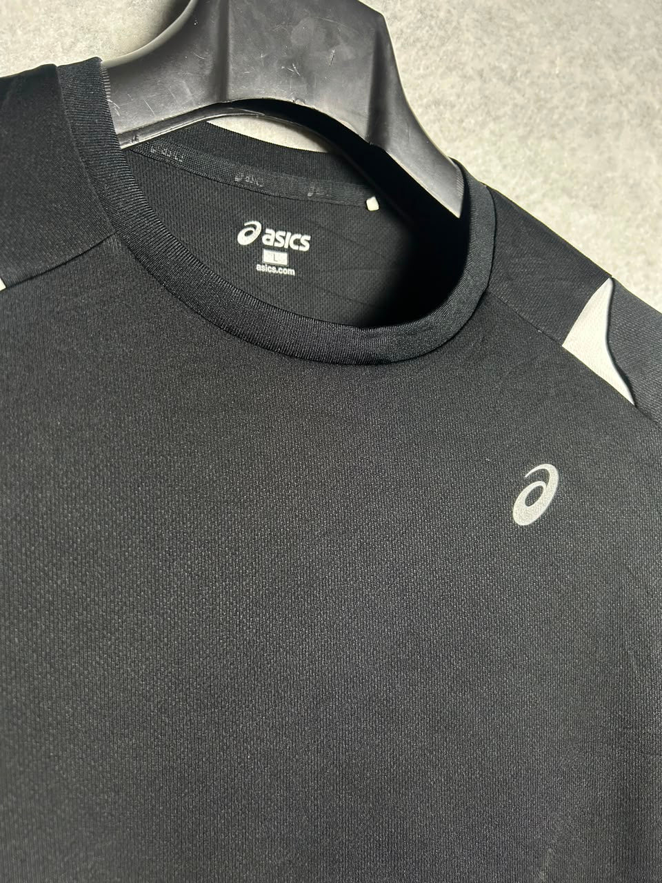 Asics Black Round Neck - Large