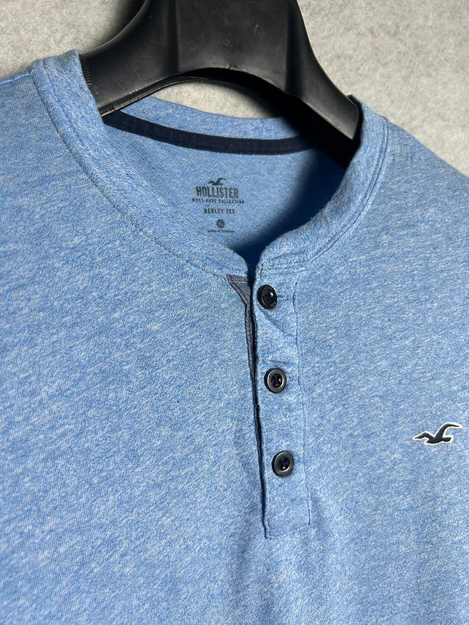 Hollister Henley TEE Round Neck - XL