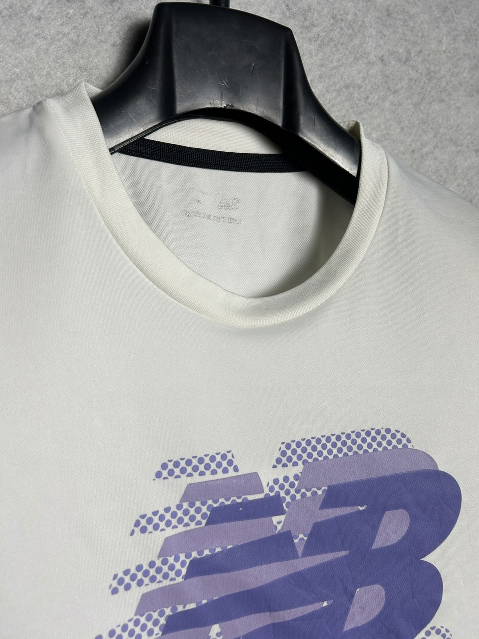 New Balance White Big Logo Round Neck - Medium