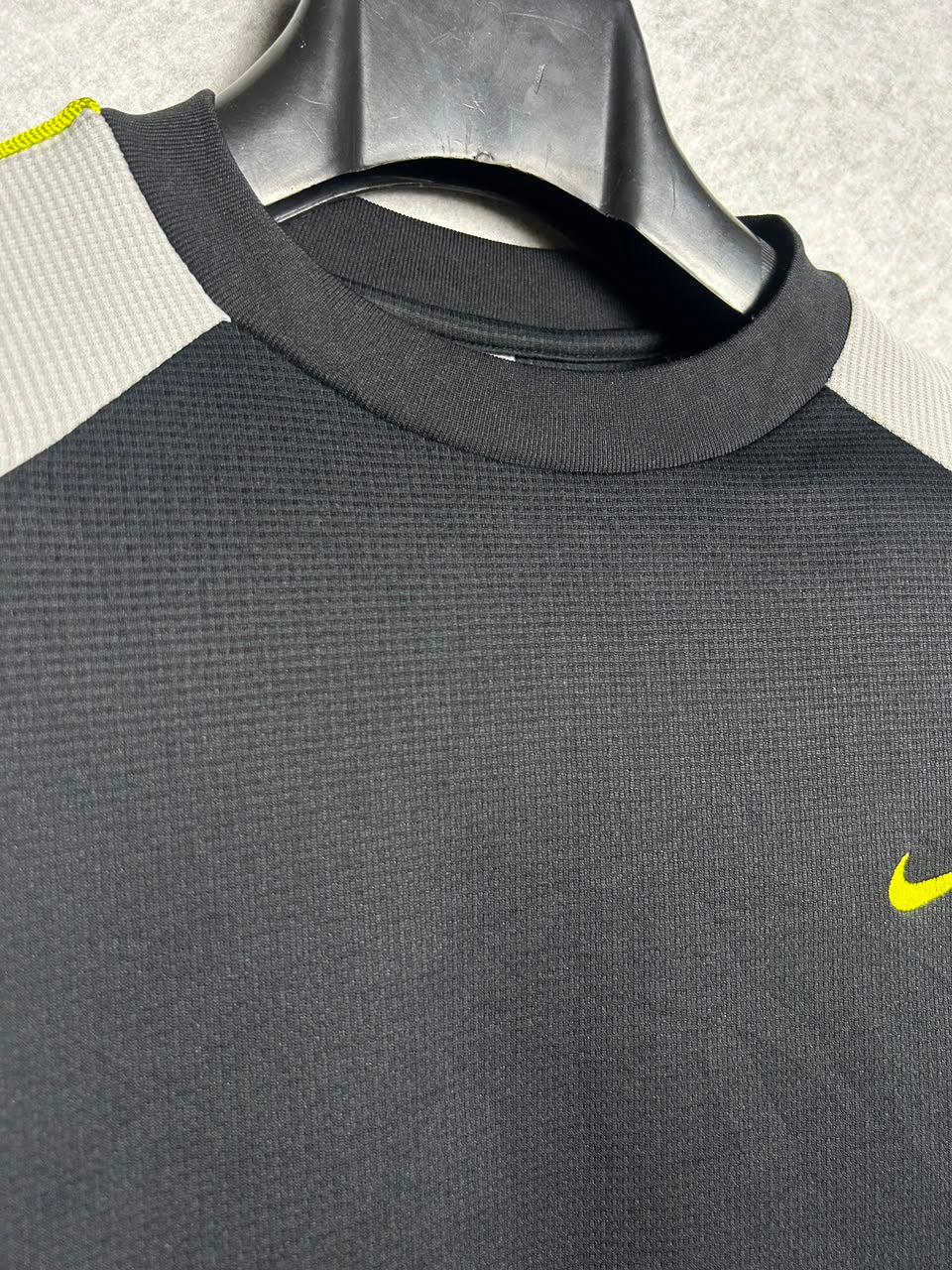Nike Dri Fit Black Round Neck - Large