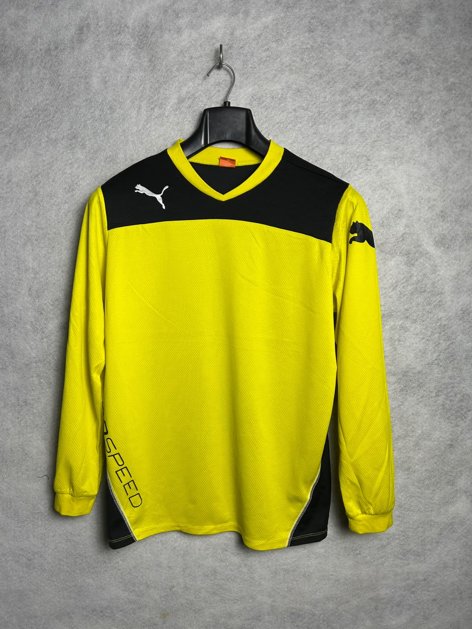 Puma SportLifeStyle Black & Yellow V Neck - Large
