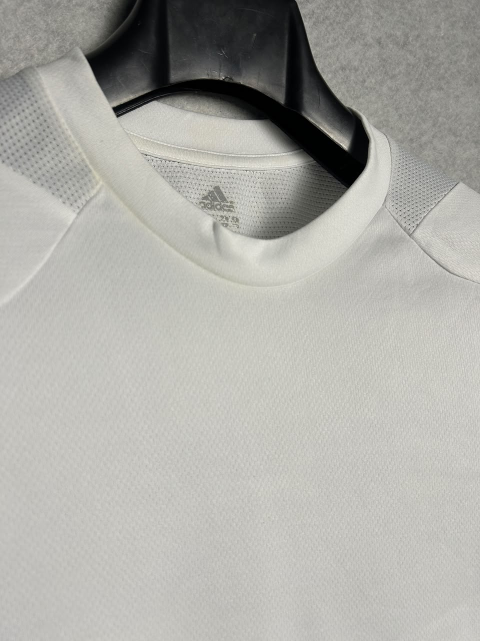 Adidas ClimaCool White Round Neck - Large