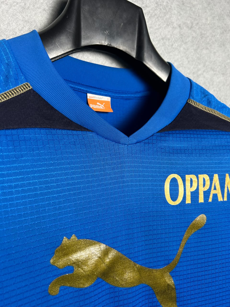 Puma SportLifeStyle Blue V Neck - Large