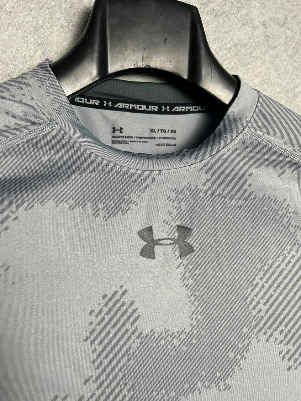 Under Armour Heat Gear Compression Round Neck  - XL